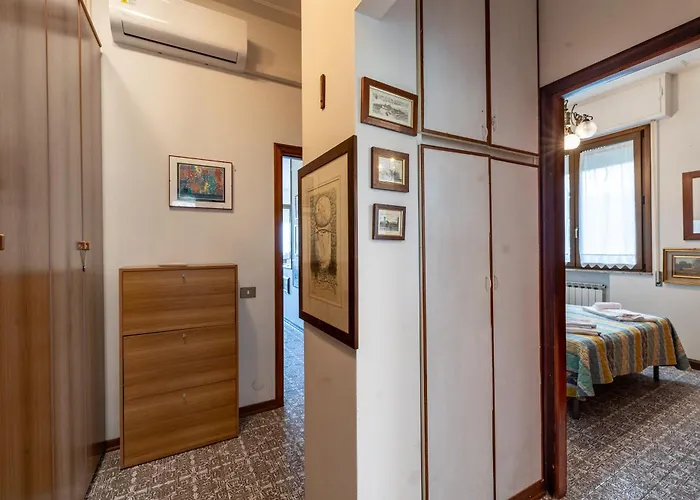 Annamaria's House Beachfront - Happy Apartment Viareggio