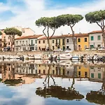 Annamaria's House Beachfront - Happy Apartman Viareggio