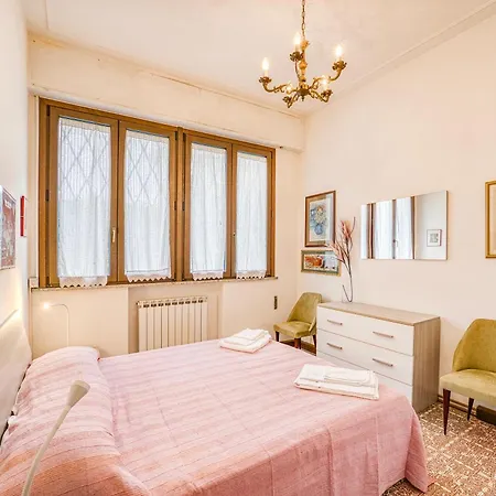 Annamaria's House Beachfront - Happy Apartament *