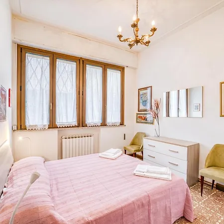 Annamaria's House Beachfront - Happy Appartement Viareggio